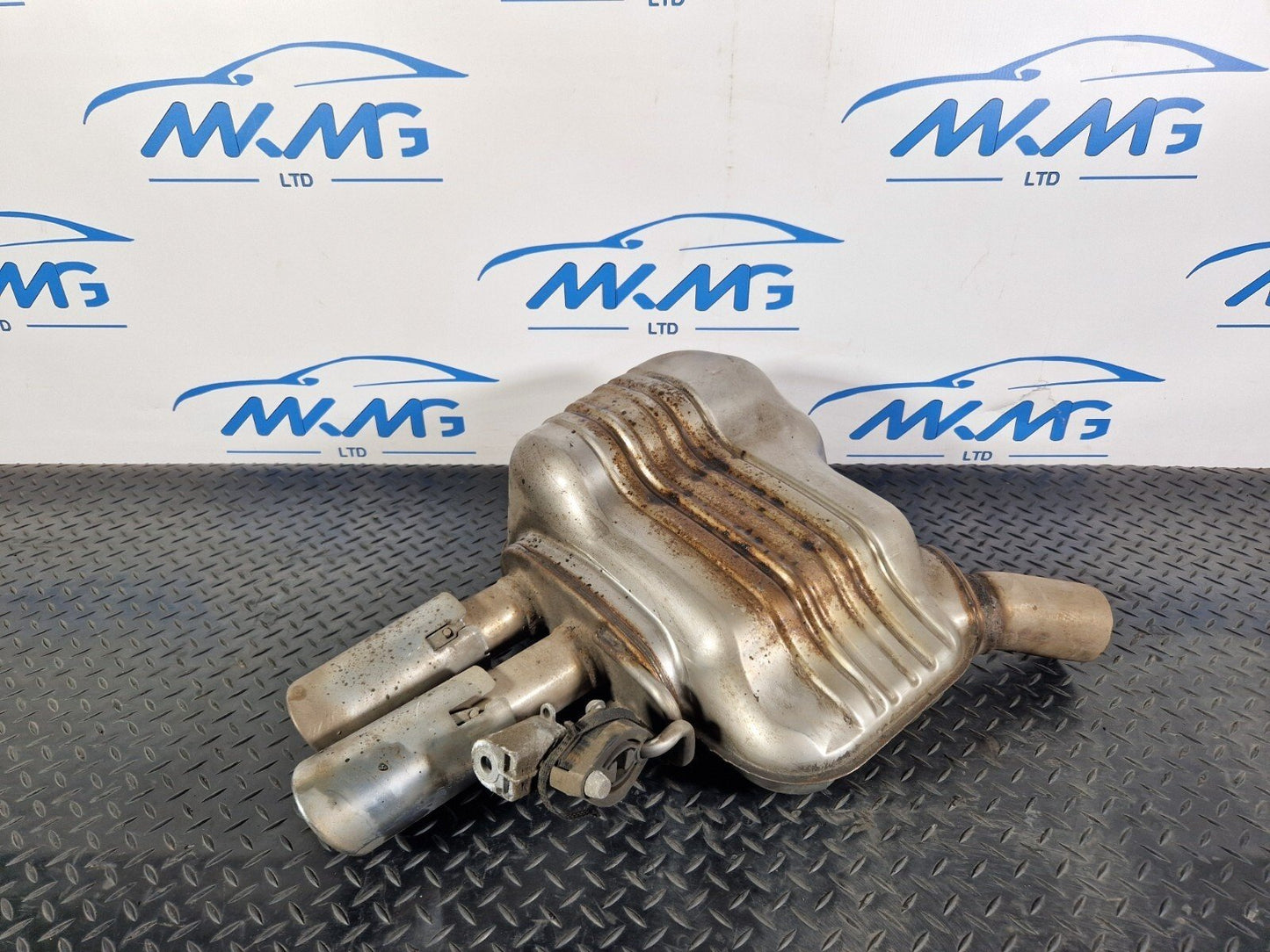 16-19 AUDI A4 B9 REAR EXHAUST BOX 8W0253611D