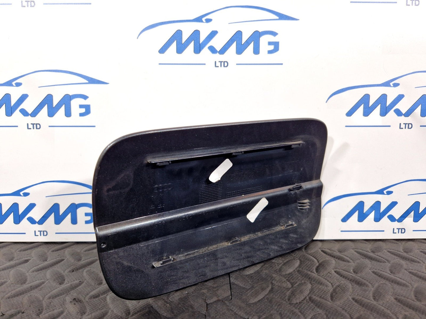 16-19 AUDI A4 B9 S-LINE QUATTRO FUEL FLAP COVER DOOR LID IN GREY LZ7S 8W0809907