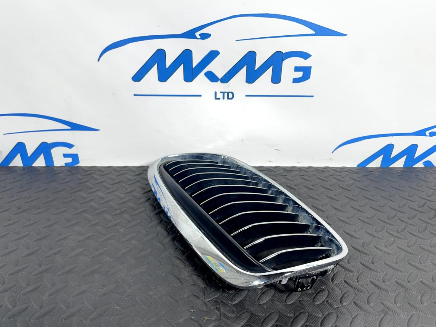 16-22 BMW X1 F48 FRONT LEFT PASSENGER SIDE BUMPER KIDNEY LUXURY GRILL 7379609