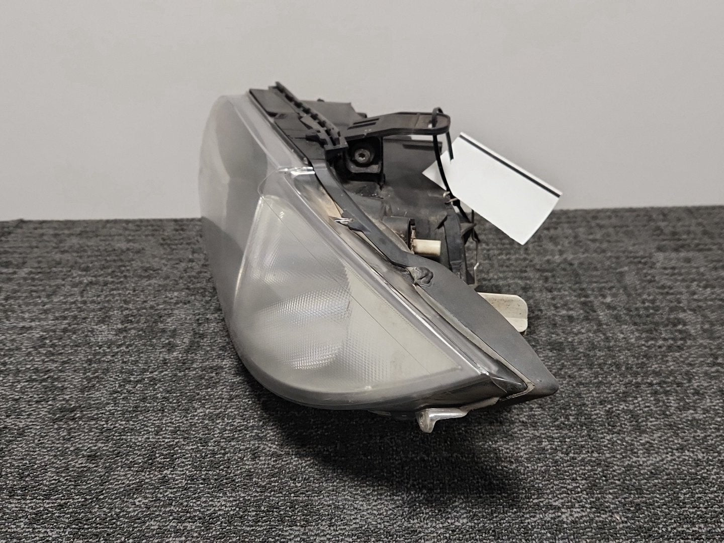 BMW 116d E87 Hatchback Genuine Front Right O/S Headlight 7193389-03 *Damaged*