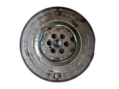19-ON MERCEDES BENZ B CLASS W247 GENUINE FLYWHEEL A2820301400