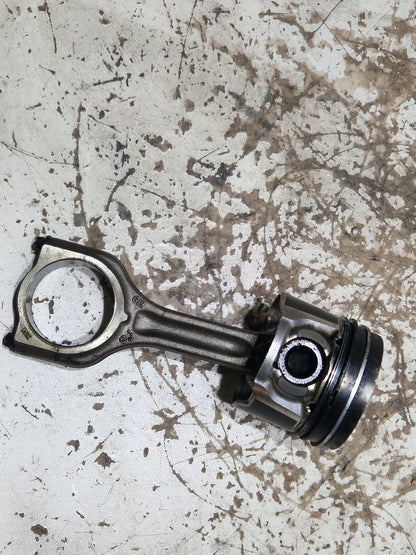 Volvo V40 MK3 (525) Hatchback 1.6 Diesel Genuine Piston Conrod