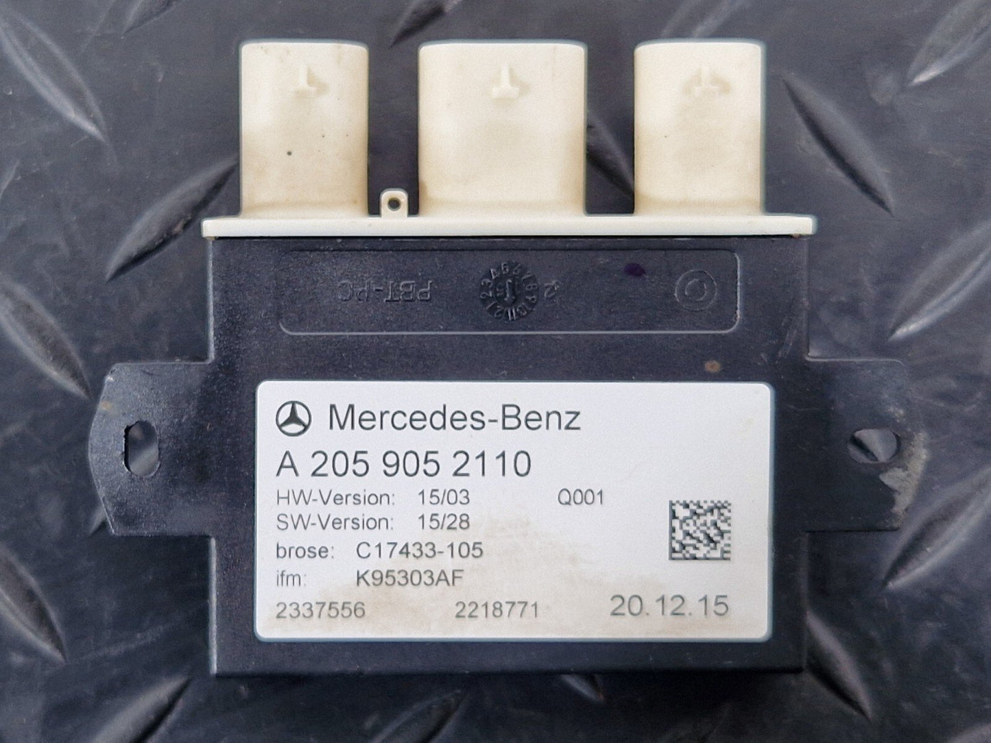 18-ON MERCEDES BENZ SPRINTER W209 REAR PARKING SENSOR ECU MODULE A2059052110