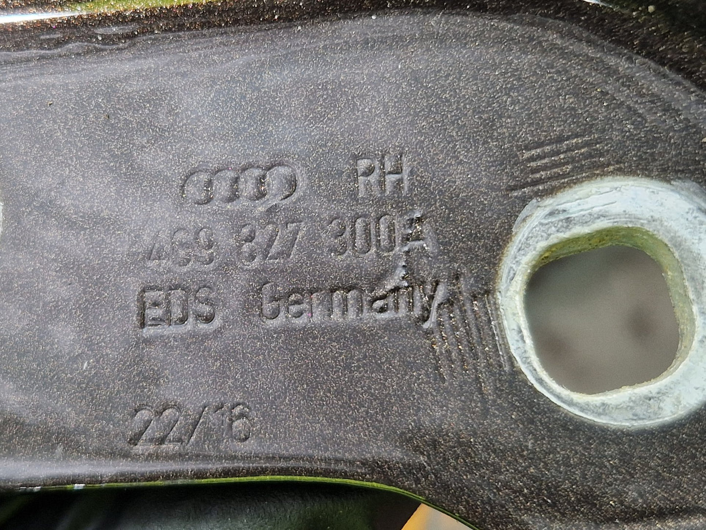 Audi A6 Allroad C7 Genuine Rear Right O/S Driver Side Tailgate Hinge 4G9827300A