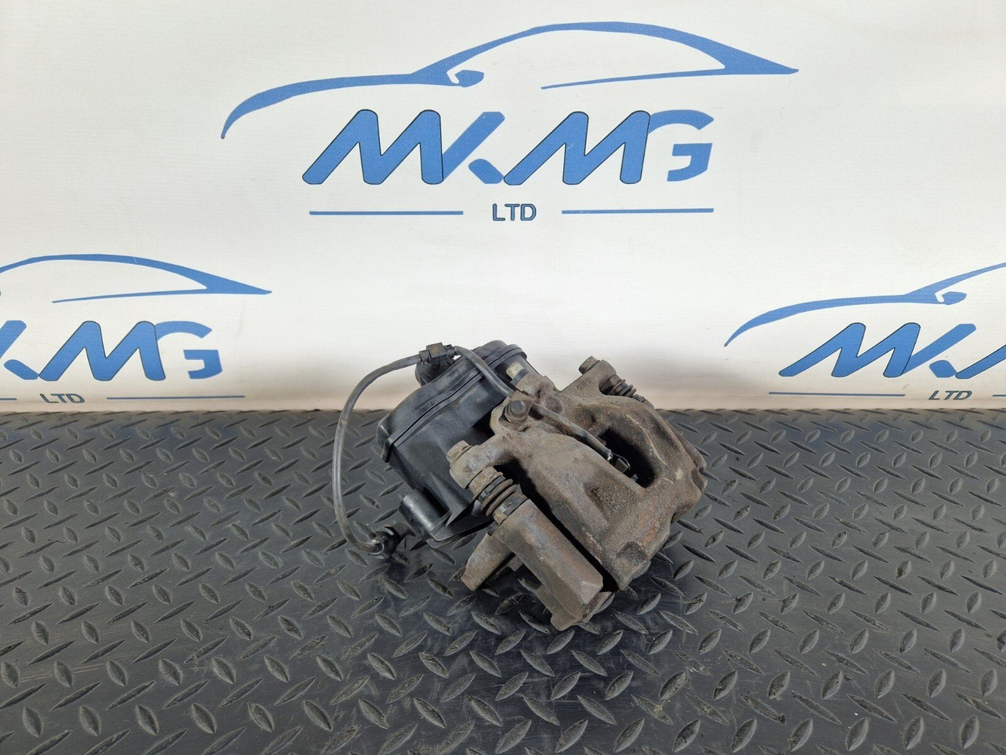 16-19 AUDI A4 AVANT B9 S-LINE REAR RIGHT O/S ELECTRIC BRAKE CALIPER 32355763