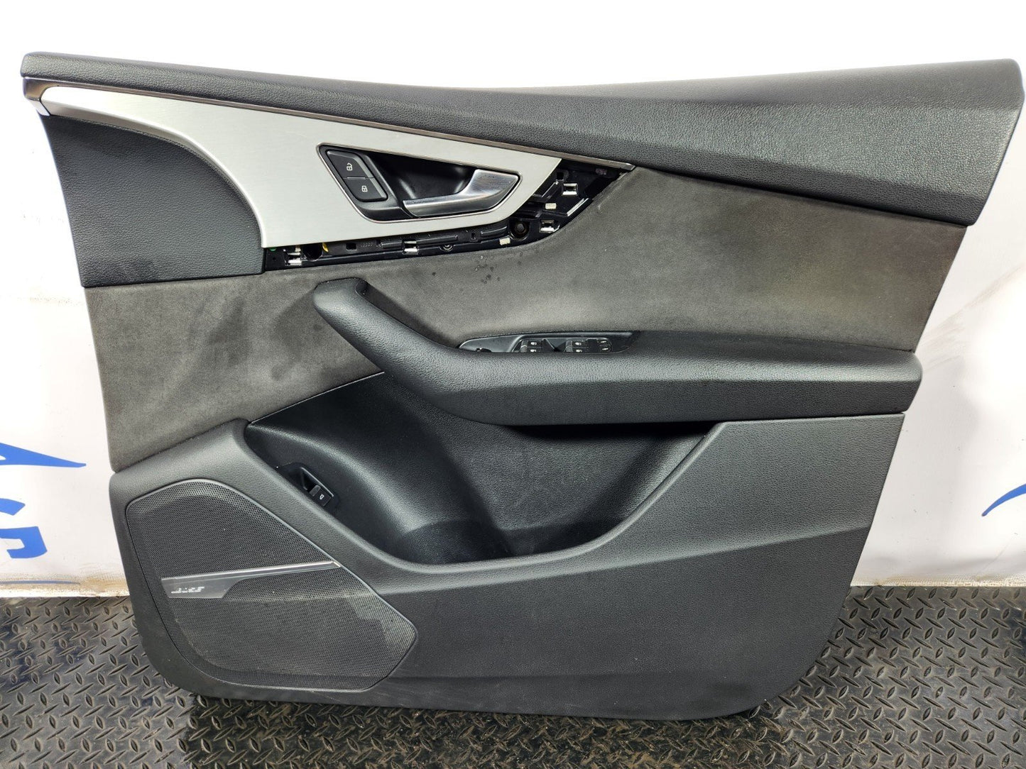 16-20 AUDI Q7 4M OEM FRONT RIGHT ALCANTARA DOOR CARD PANEL COVER 4M2867106