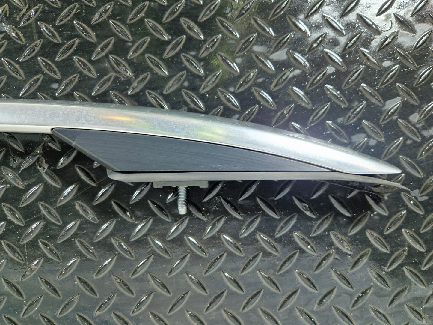 11-19 MERCEDES BENZ ML W166 GENUINE ROOF RAIL BAR RACK  A1668900393