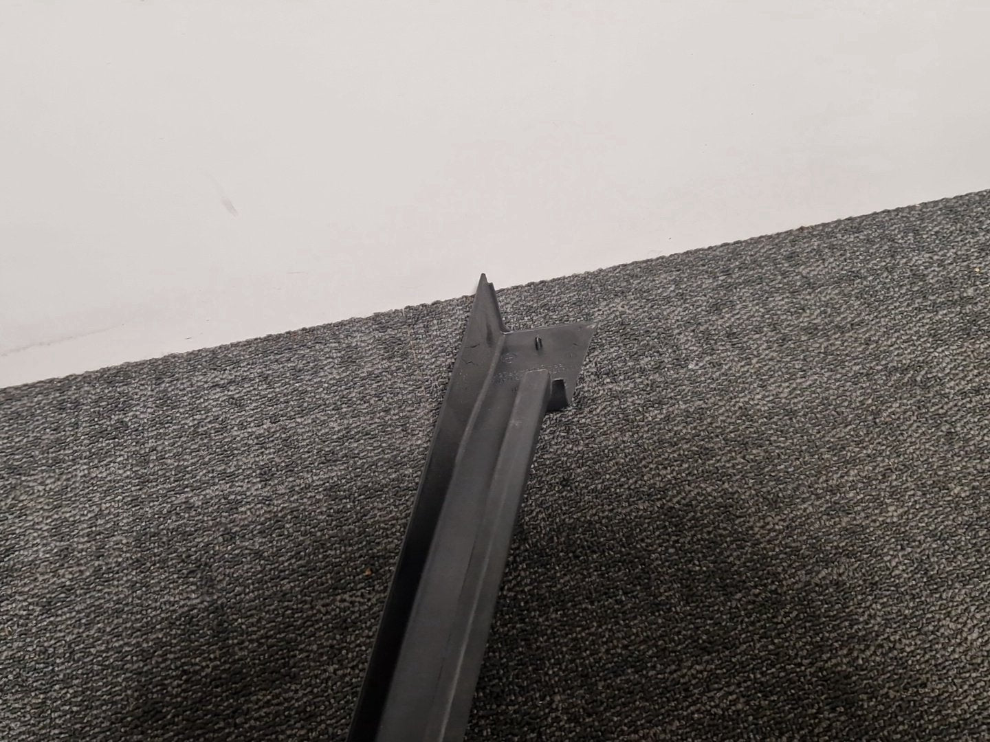 BMW 120i F40 Genuine Front Left N/S Window Frame Cover 7464799