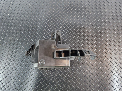 11-19 MERCEDES BENZ ML W166 FRONT FUSE BOX HOUSING LID A1665400182
