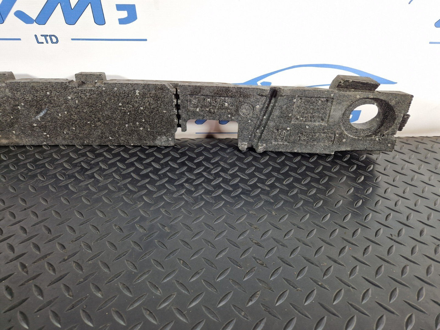 10-18 AUDI A7 4G S-LINE OEM FRONT BUMPER FOAM FILLER PIECE 4G8807550B