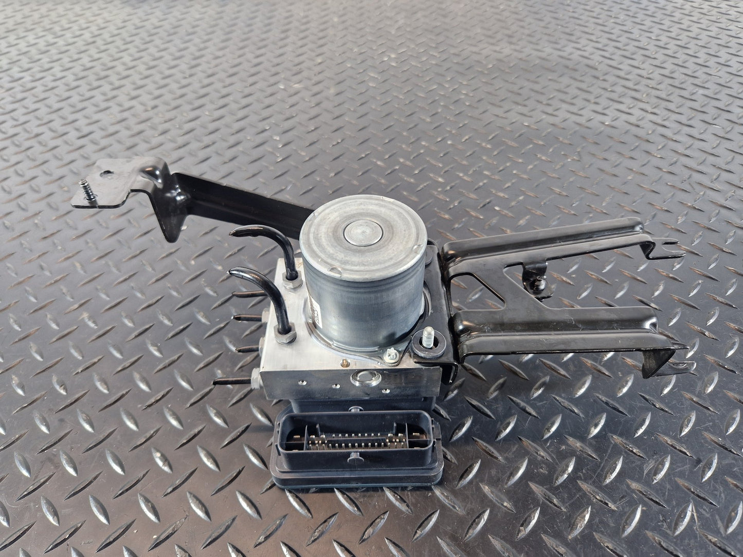 2019 Mercedes-Benz B200d B-Class W247 SUV ABS Pump A1779002305 A1774303400