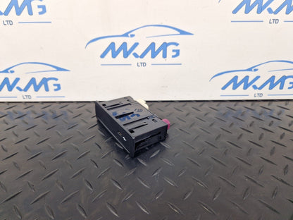 19-ON MERCEDES B CLASS W247 CENTRE CONSOLE USB CONNECTION PORT A2478203902
