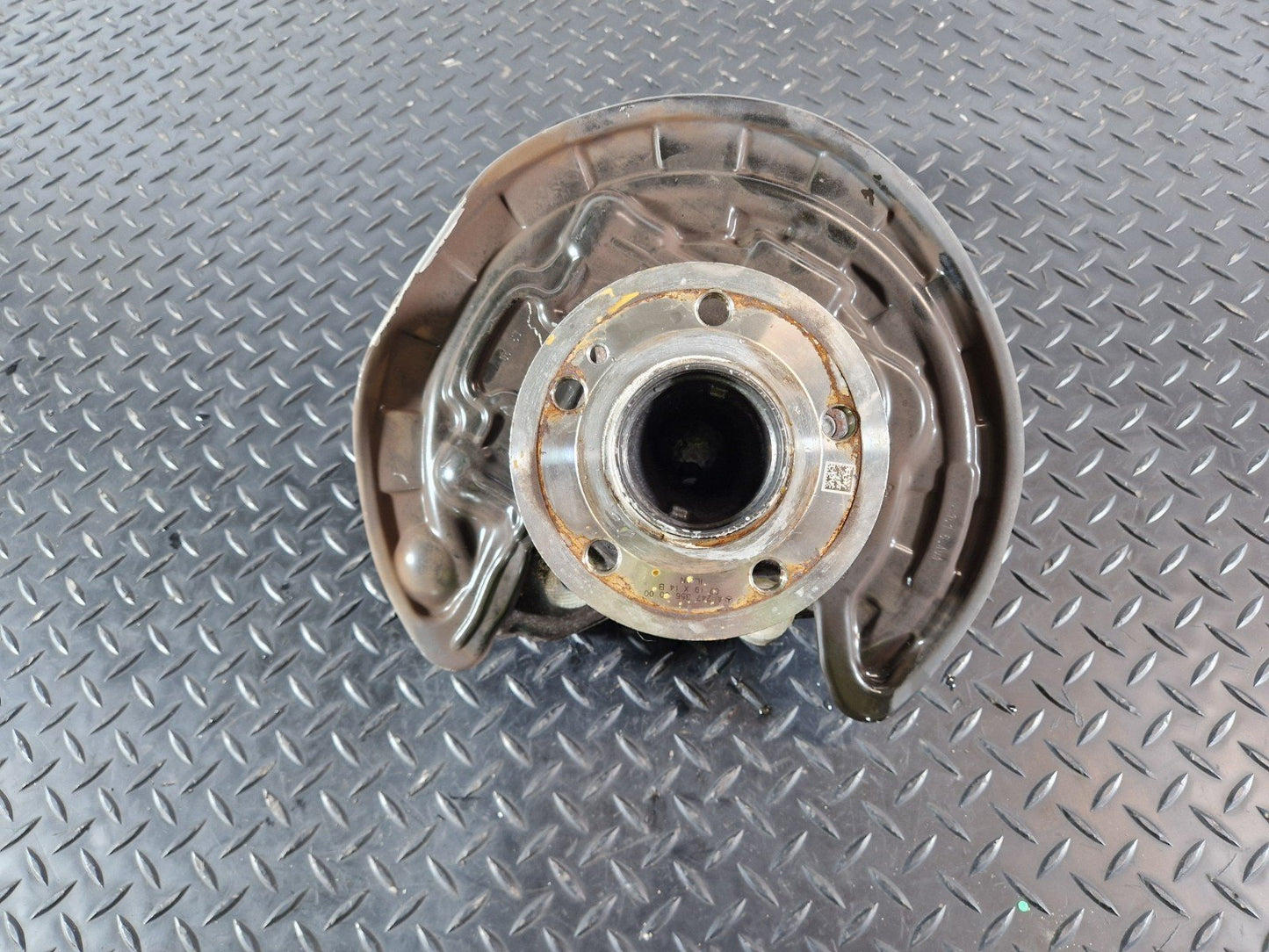 19-ON MERCEDES B CLASS W247 REAR LEFT N/S WHEEL CARRIER HUB KNUCKLE A2473570300