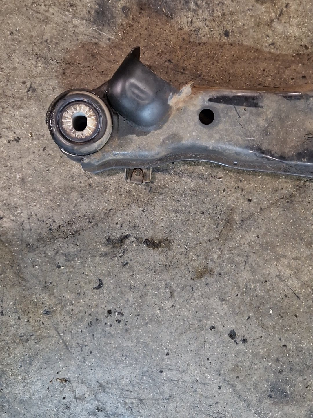 2006 Audi A4 B7 Genuine Front Axle Support Carrier Subframe 8E0399313BD