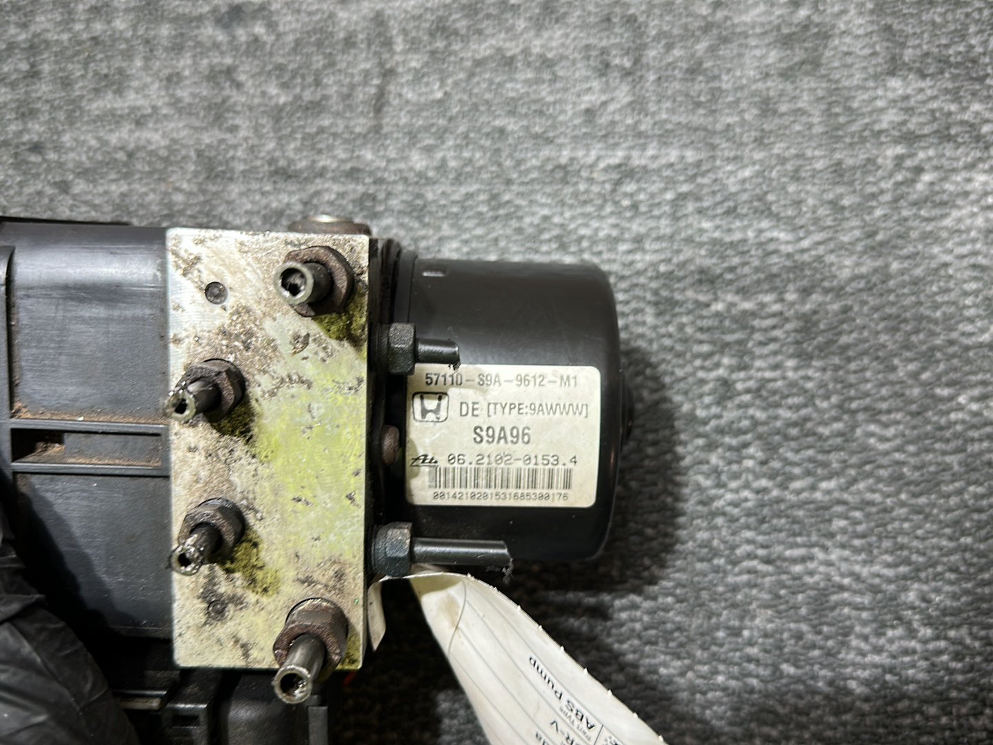 Honda CR-V MK2 (RD88) SUV Genuine ABS Pump Control Module Modulator