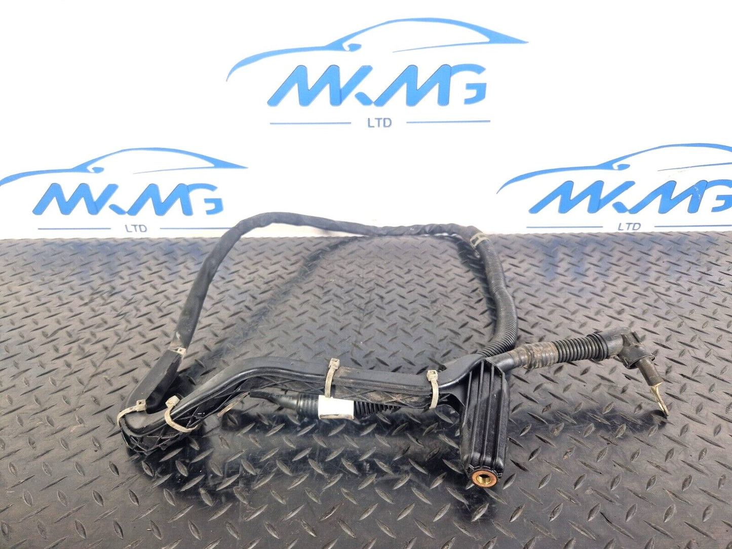 14-21 MERCEDES BENZ C300h W205 ALERNATOR WIRING LOOM OEM A2055408004