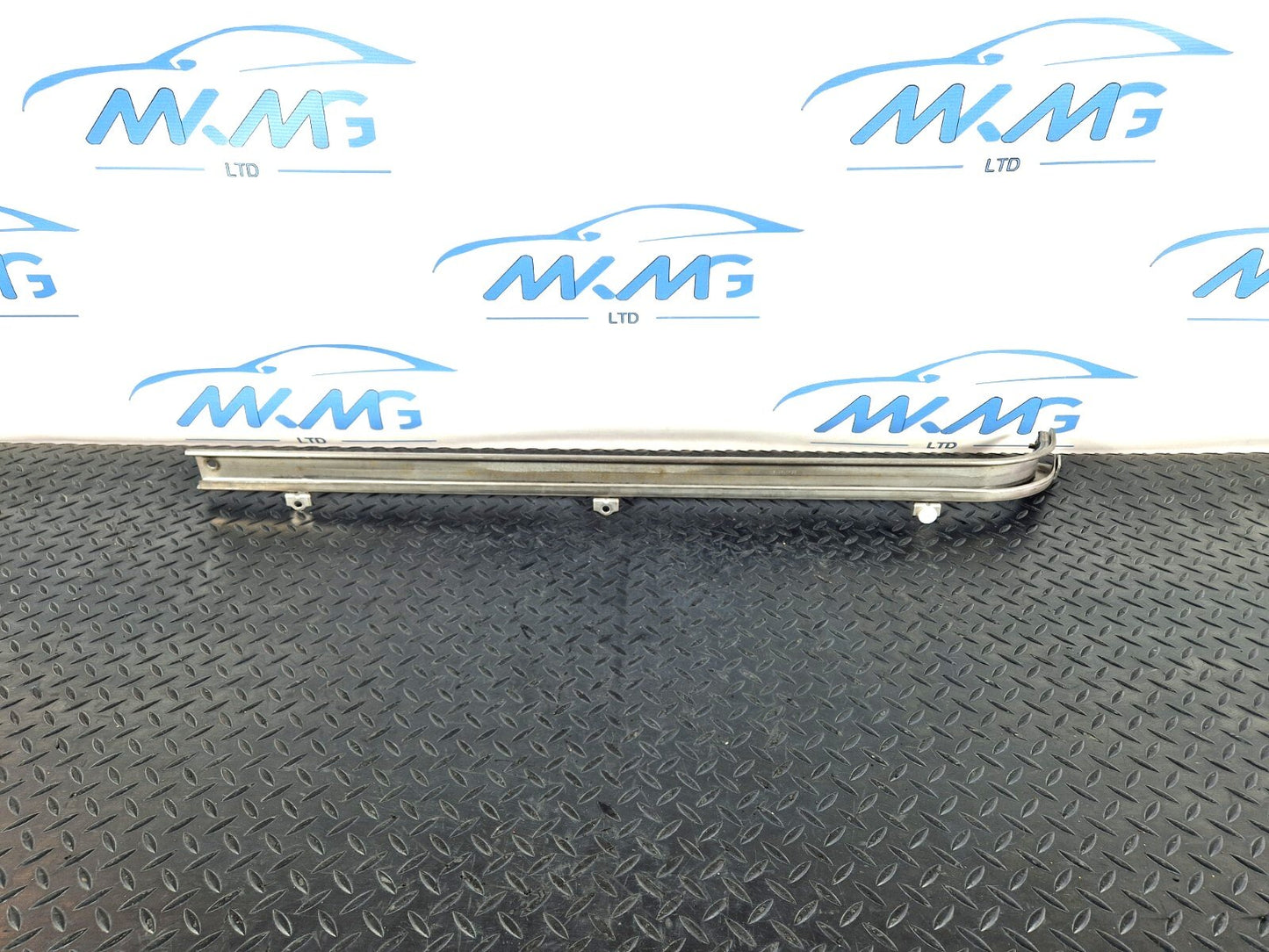 14-23 MERCEDES BENZ VITO W447 MIDDLE LEFT SLIDING DOOR RUNNER GUIDE A4477662100