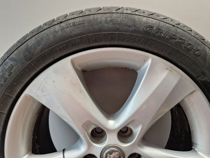 Vauxhall Astra MK6 (J) (A3400) 17" Alloy Wheel with Tyre 225/50/17 ~5mm