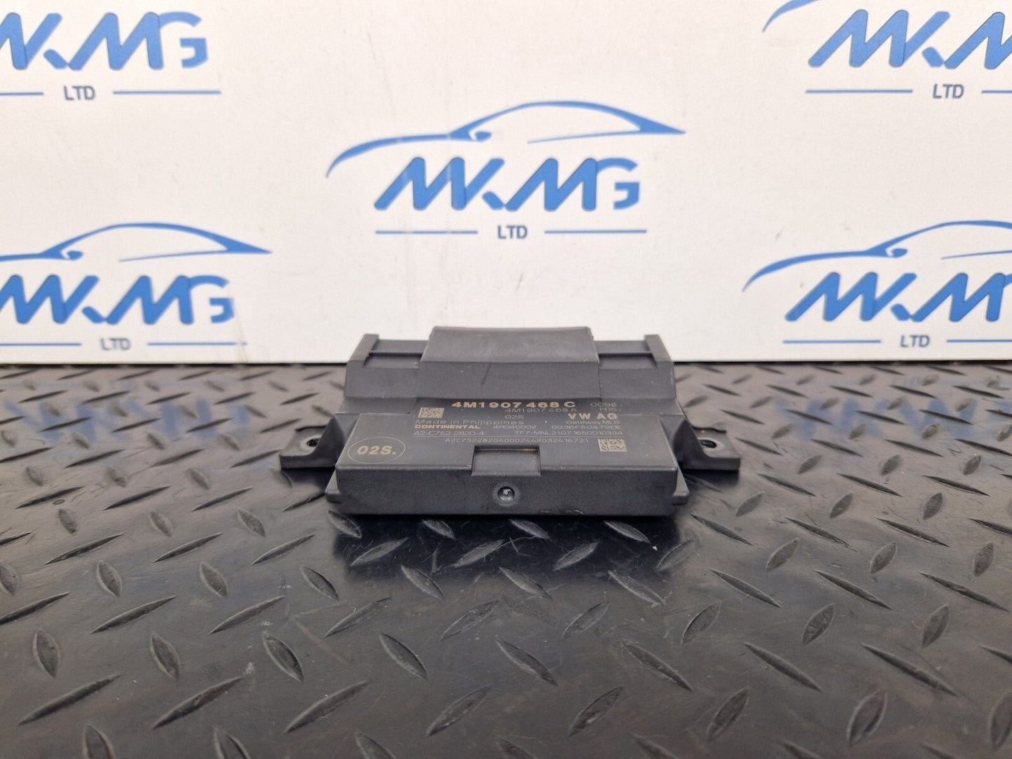16-19 AUDI A4 AVANT B9 S-LINE GENUINE GATEWAY MODULE 4M1907468C