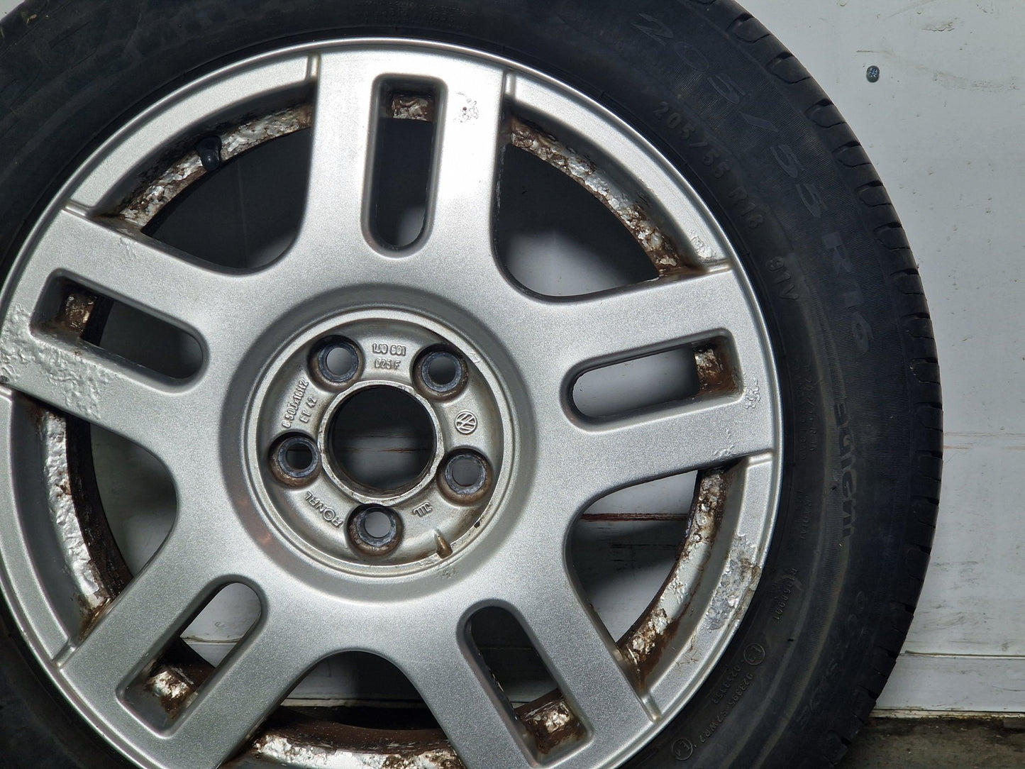 Volkswagen Golf V5 16" Alloy Wheel with Tyre 7mm 205/55/16 1J0601025F