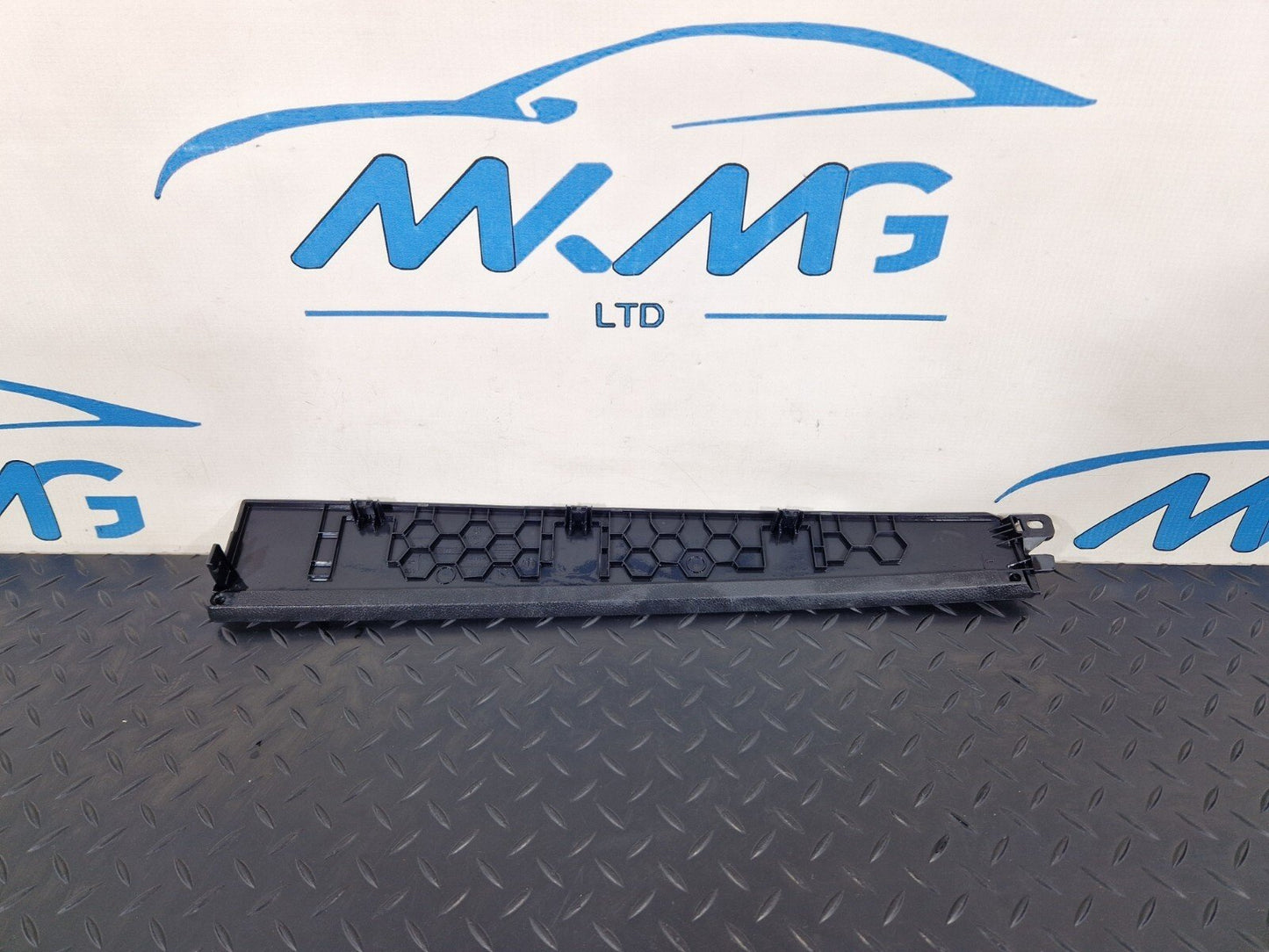 18-ON MERCEDES BENZ SPRINTER W907 W910 OEM DASHBOARD TOP TRIM A9106801300