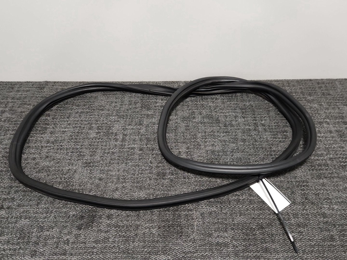 Volkswagen Polo 6R - MK5 Hatchback Genuine Rear Boot Tailgate Seal 6R6827705
