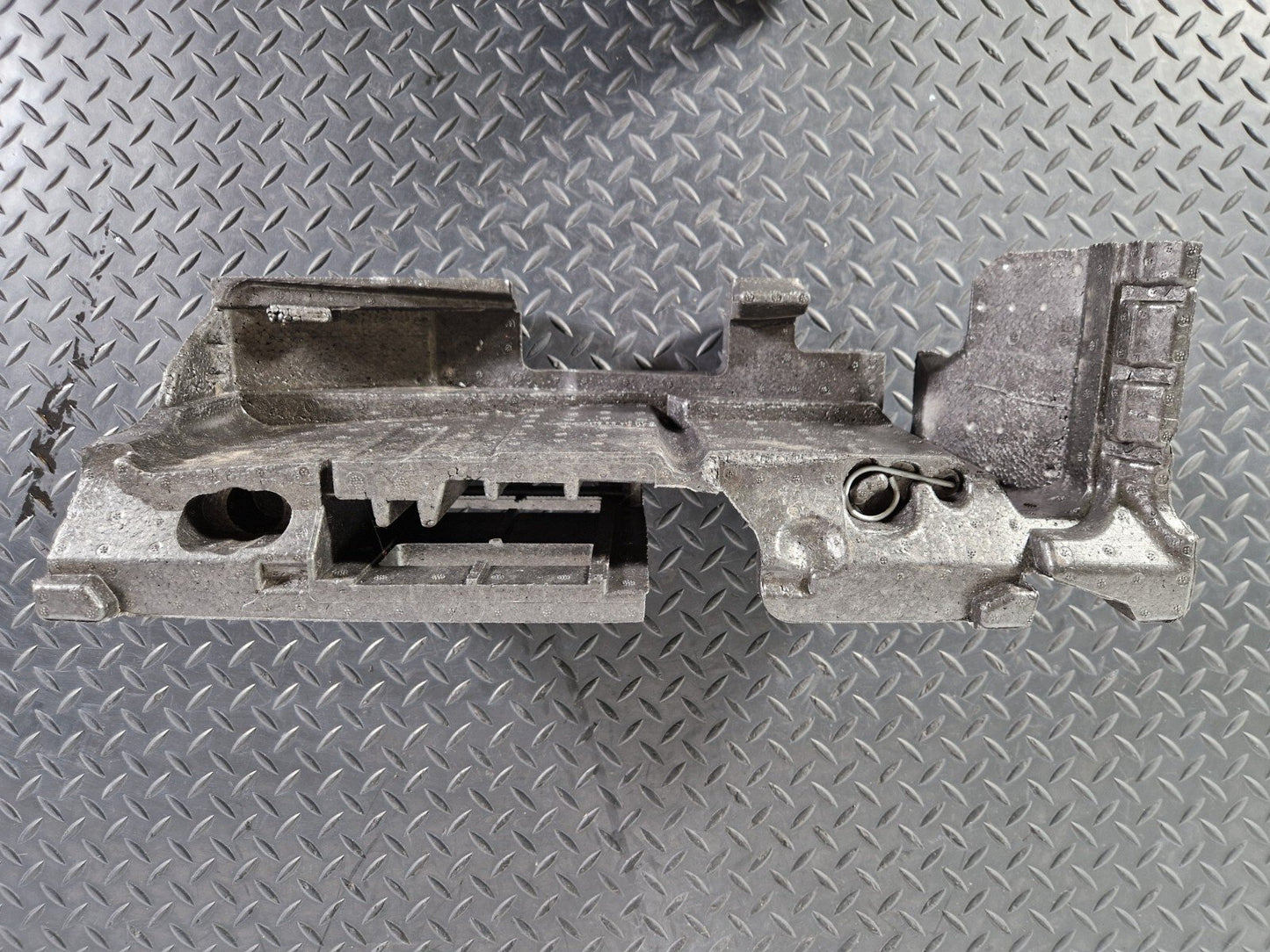 Audi Unknown Part Type 8R0012109F