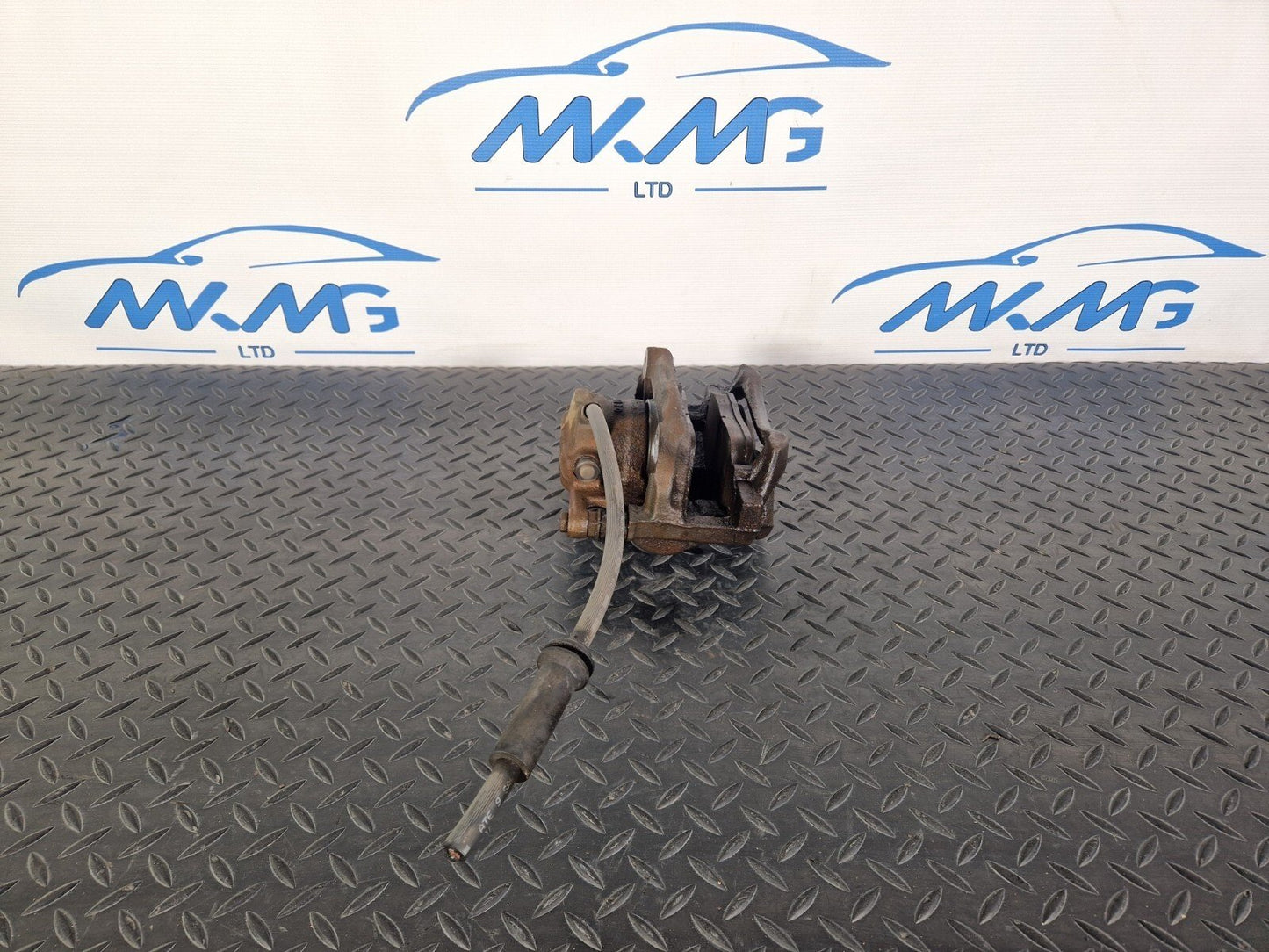 14-20 MERCEDES BENZ GLA 200 X156 GENUINE FRONT LEFT N/S BRAKE CALIPER A000421678