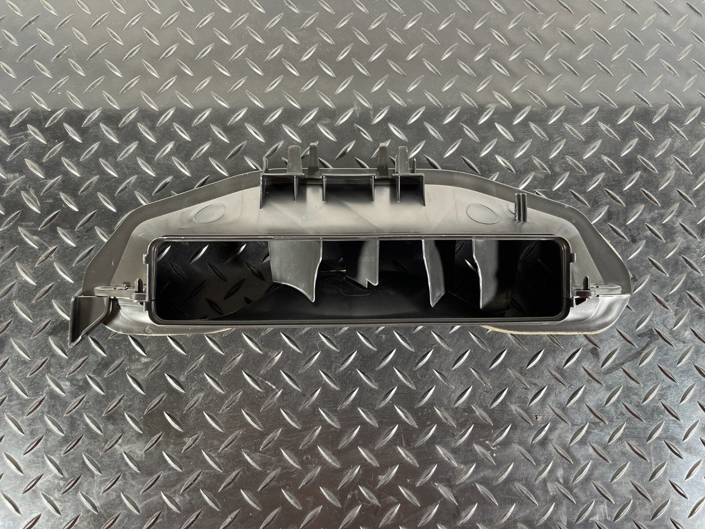 16-19 AUDI A4 B9 GENUINE DASHBOARD AIR VENT TRIM 8W2858431