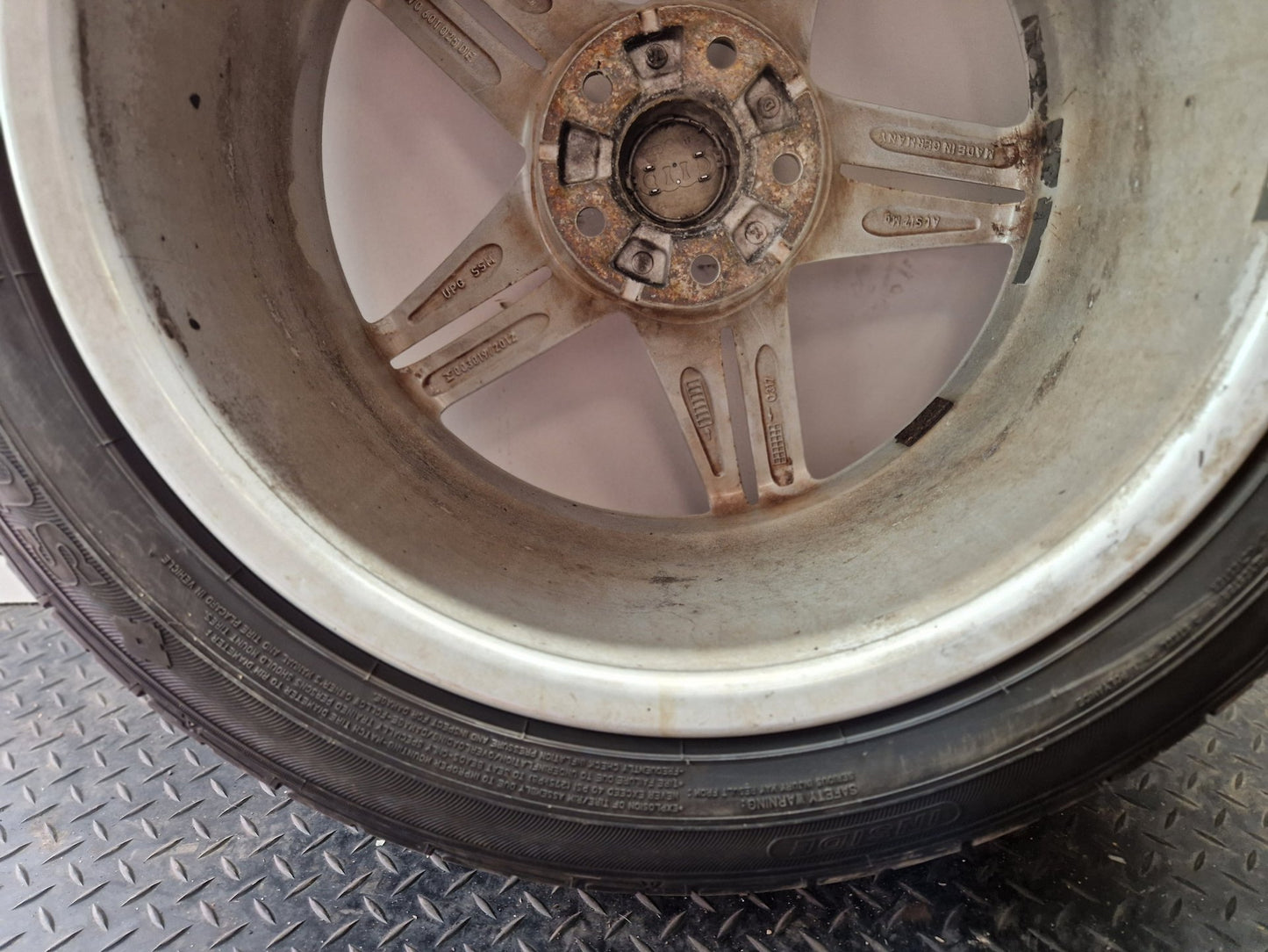 Audi A5 S-Line 18" Alloy Wheel with Tyre 235/50/18 8W0601025DE ~5mm