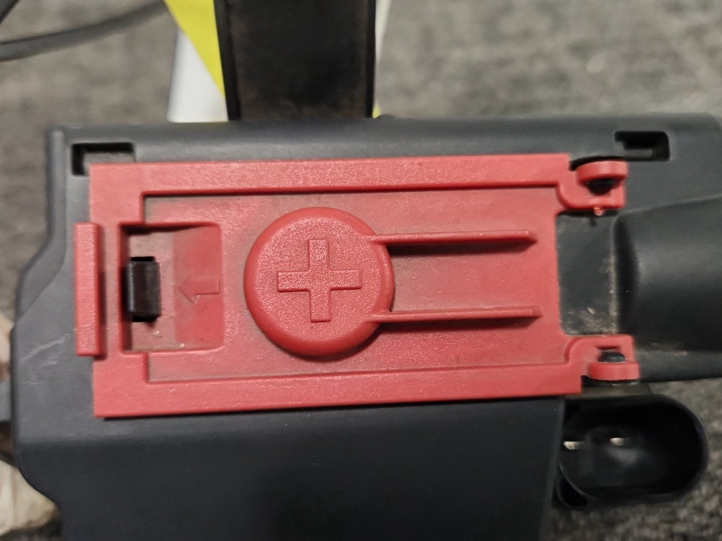Audi A4 B9 Genuine Battery Fuse Positive Terminal 8W0941823E