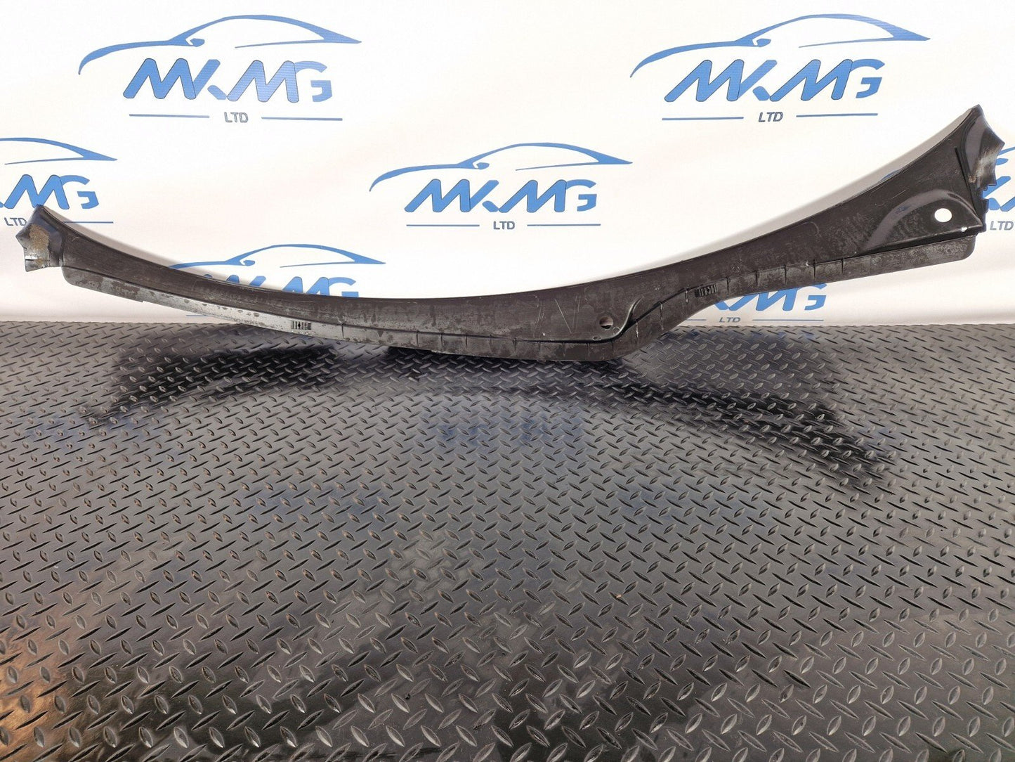 10-18 AUDI A7 4G S-LINE FRONT WINDSCREEN SCUTTLE PANEL WIPER COVER 4G8819403