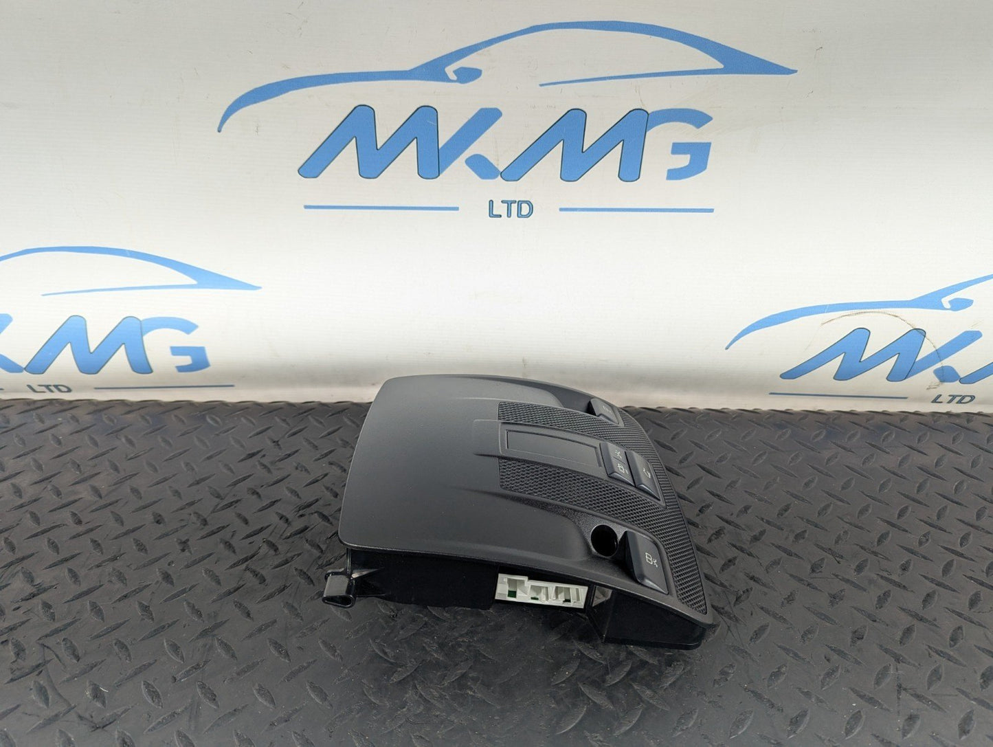 13-19 MERCEDES BENZ CLA C117 FRONT INTERIOR ROOF READING LIGHT A0009007403
