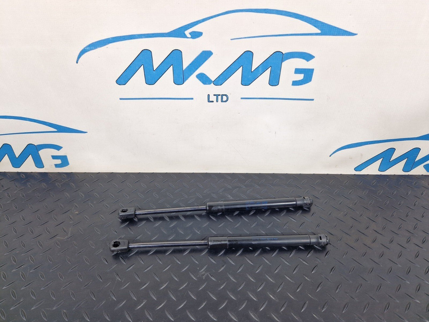 10-18 AUDI A7 4G S-LINE BONNET HOOD GAS STRUTS PAIR RIGHT & LEFT SIDE 4G8823359A