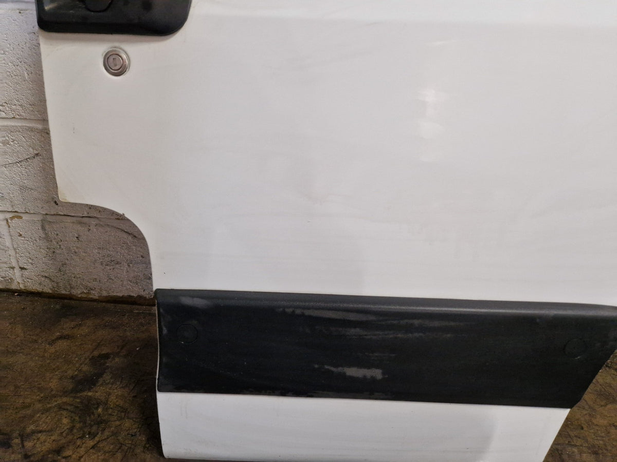 Iveco Daily MK5 Cab & Chassis Front Right O/S Driver Complete Door in White