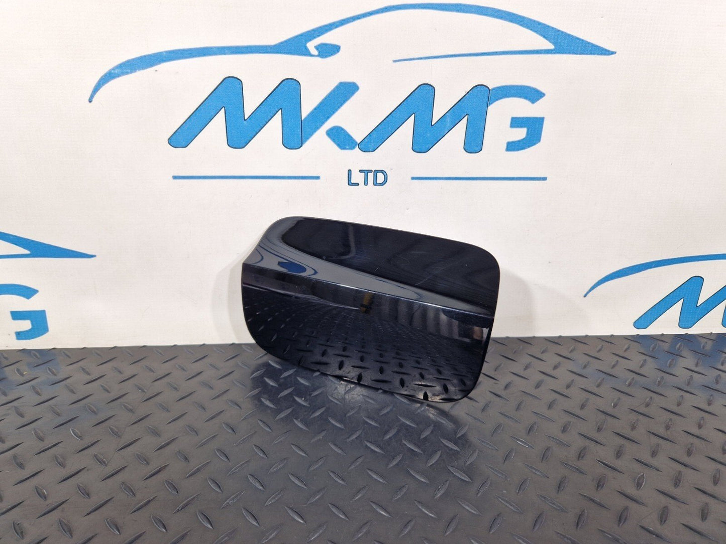 16-24 AUDI A5 F5 COUPE GENUINE REAR FUEL DOOR FLAP COVER TRIM IN BLACK 8W6809907
