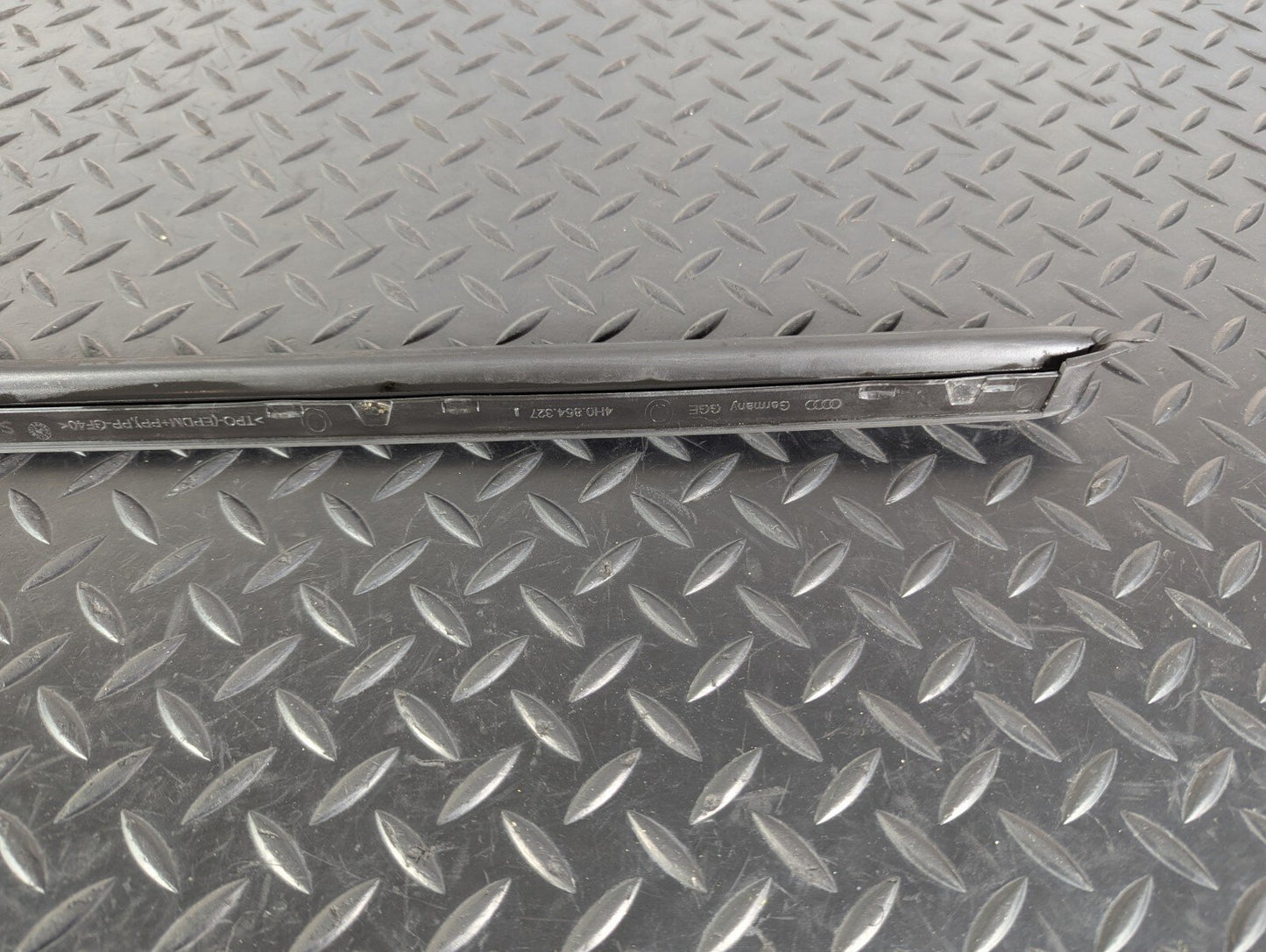 10-17 AUDI A8 4H LEFT WINDSCREEN VERTICAL  TRIM  4H0854327