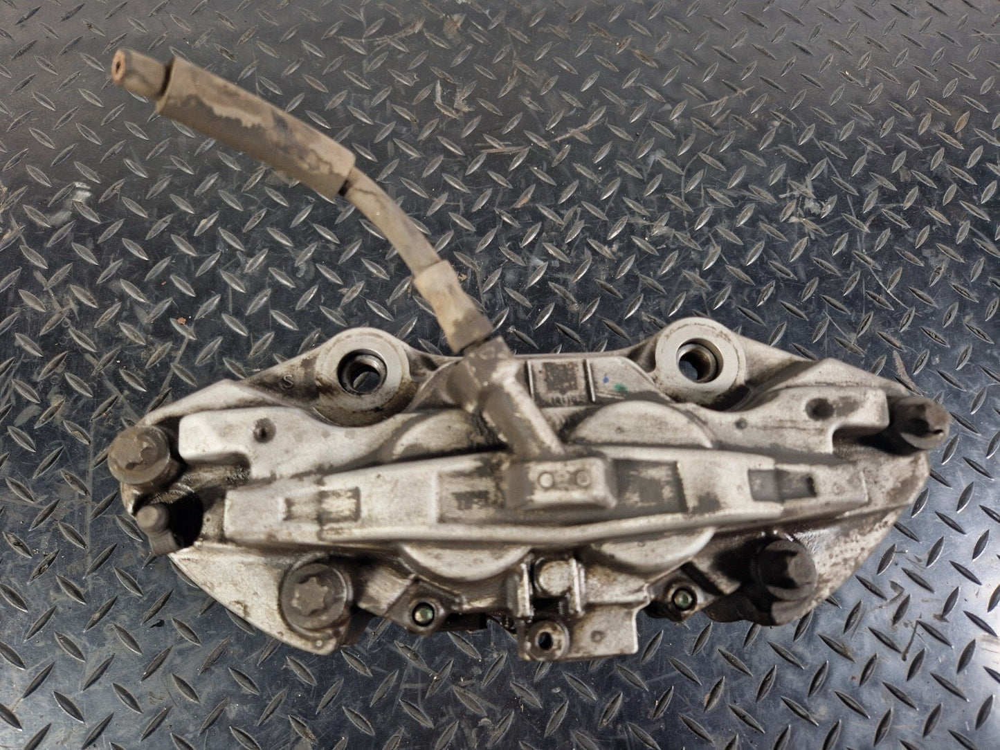 14-21 MERCEDES BENZ C300h W205 FRONT LEFT BRAKE CALIPER