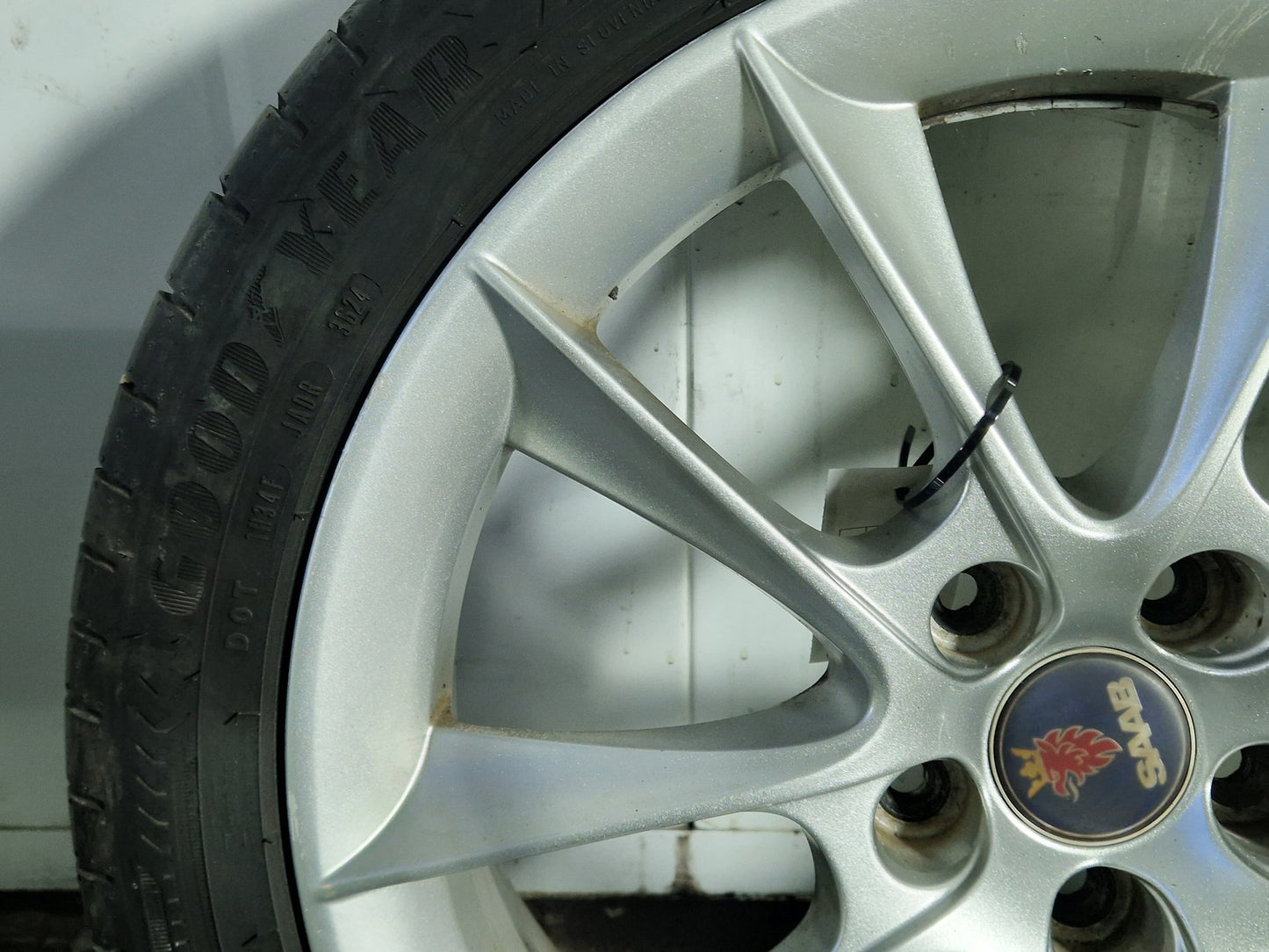 Saab 9-3 MK2 (440) 18" Alloy Wheel with Tyre ~6mm 225/45/18 12763042