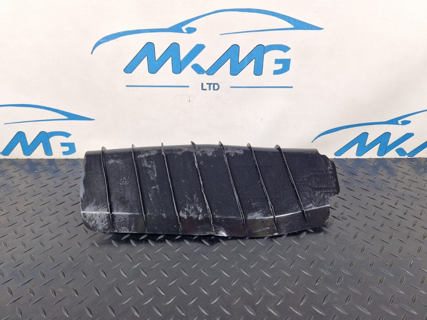 16-19 AUDI A4 B9 GENUINE REAR RIGHT SIDE CONTROL ARM COVER TRIM 8W0505416D