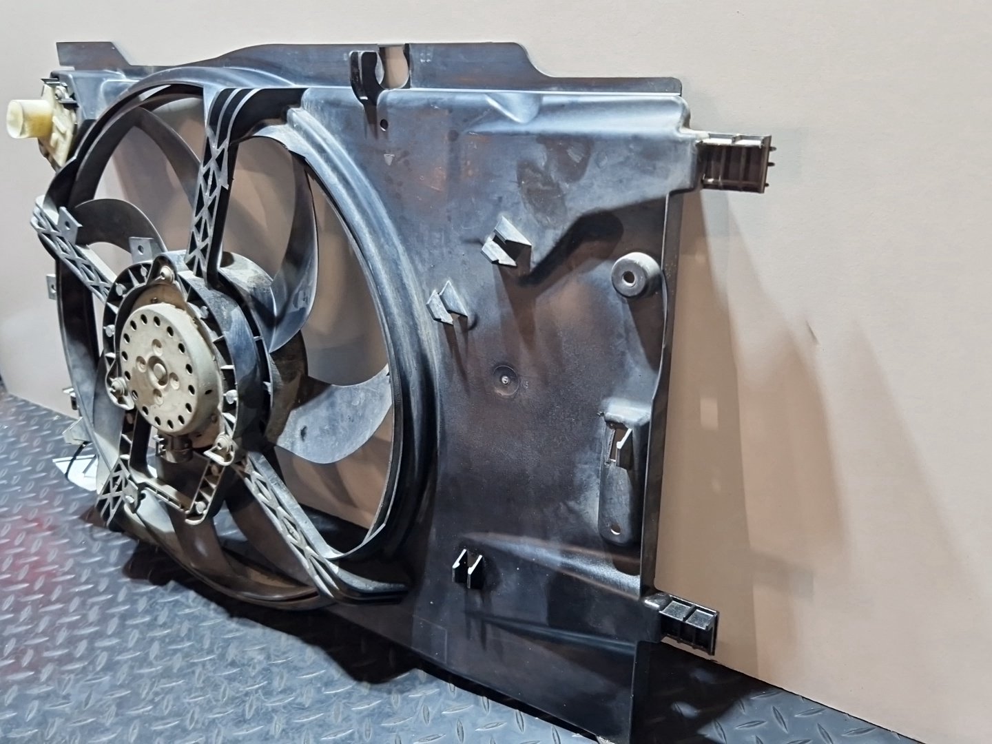 Vauxhall Corsa MK4 (E) (4500) Hatchback Genuine Radiator Cooling Fan CD176005
