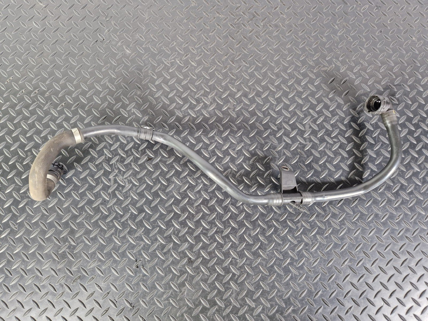 14-21 MERCEDES BENZ C300h W205 GENUINE WATER RADIATOR HOSE PIPE A2055001000