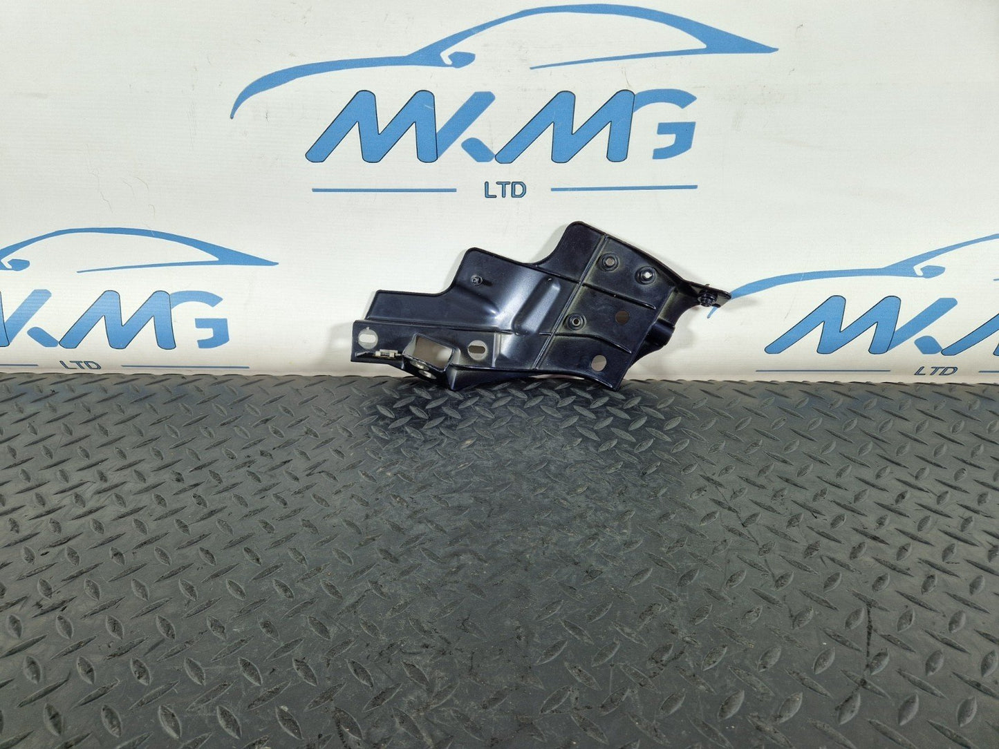 10-17 AUDI A8 4H FRONT LEFT N/S WING FENDER SUPPORT BRACKET MOUNT 4H0821233