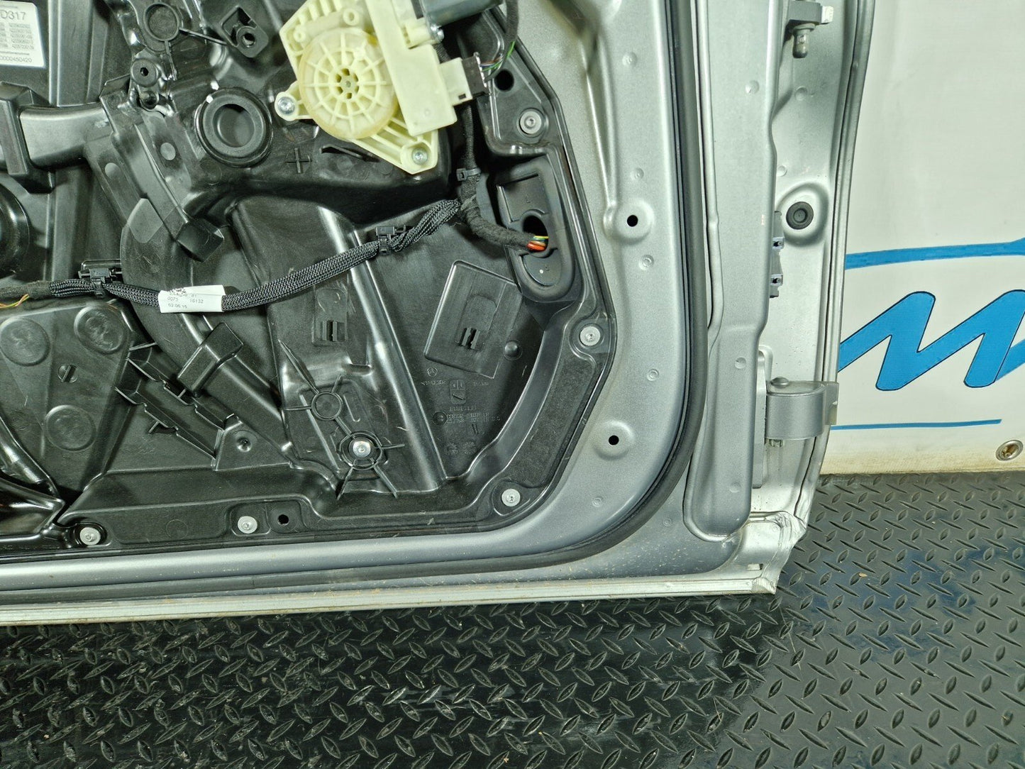 14-21 MERCEDES BENZ C CLASS W205 FRONT LEFT N/S/F COMPLETE DOOR SILVER 792
