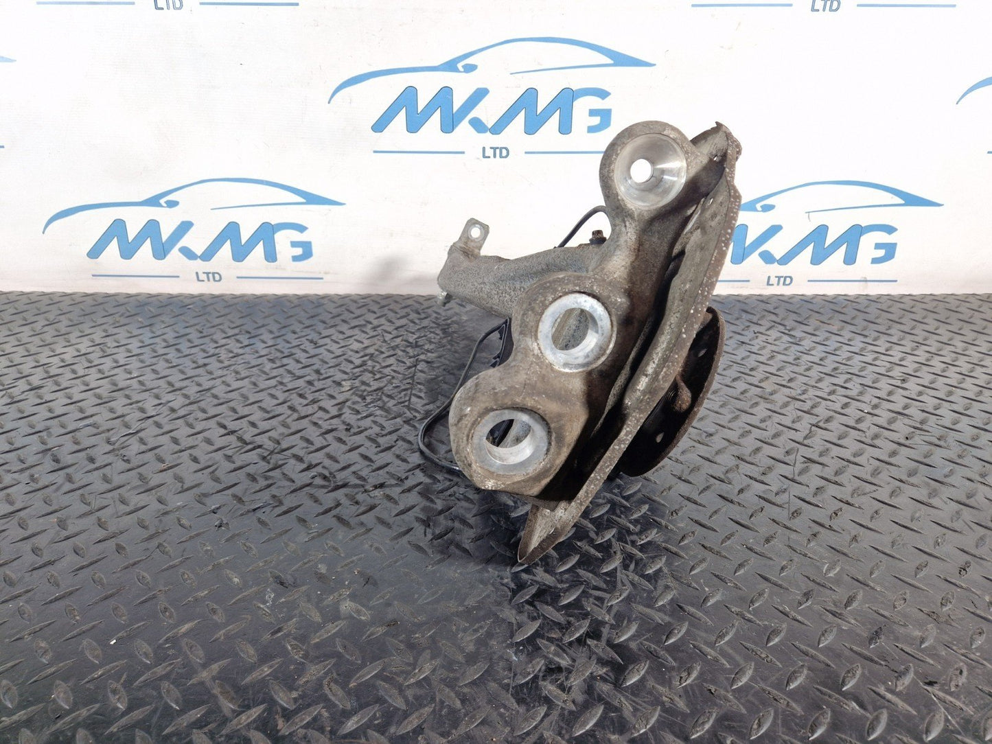 16-22 MERCEDES BENZ GLC X253 GENUINE FRONT LEFT N/S WHEEL HUB A2533320101