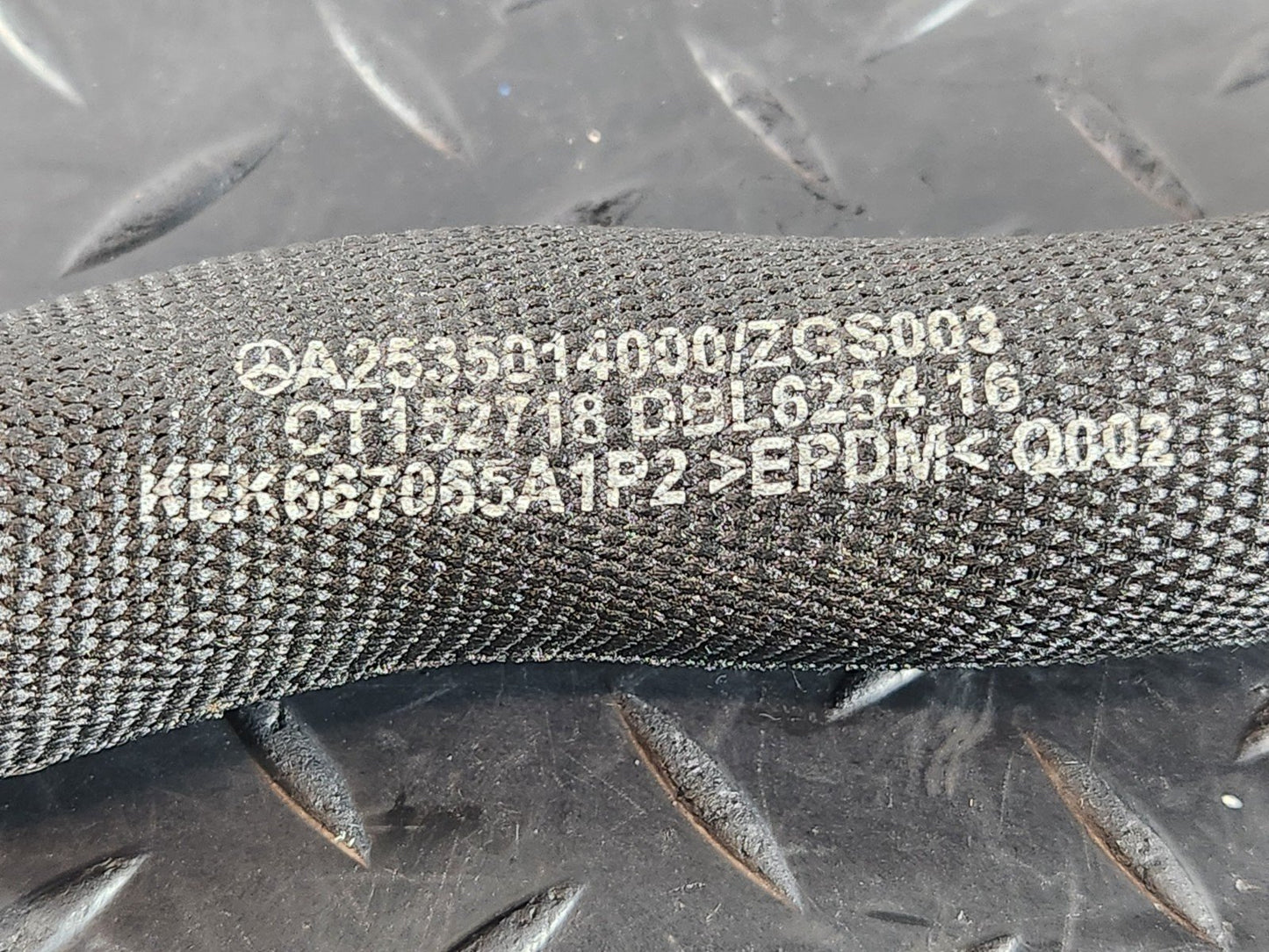 16-22 MERCEDES BENZ X253 GENUINE RADIATOR WATER COOLANT HOSE PIPE A2535014000