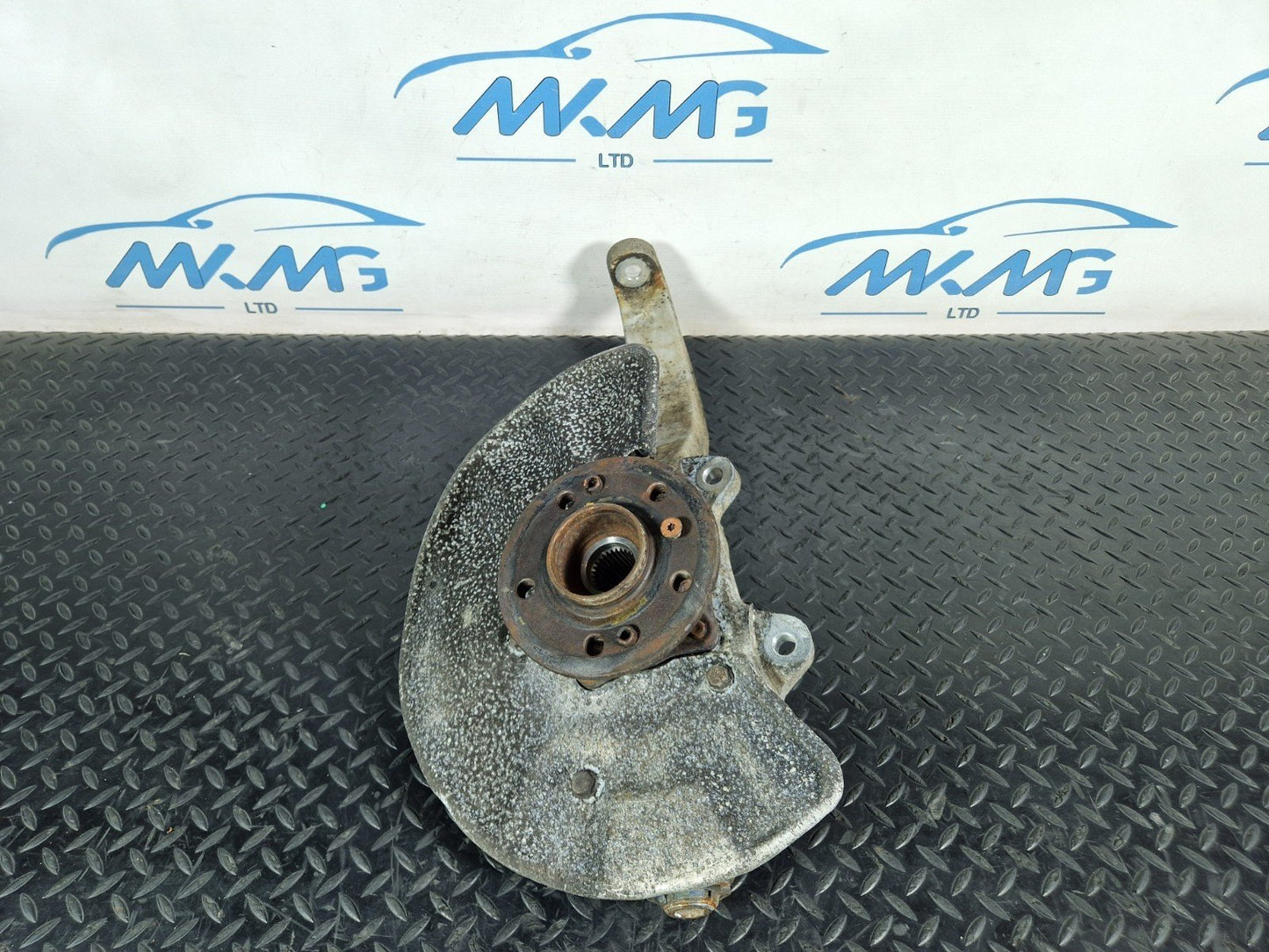 16-19 MERCEDES BENZ GLE W166 OEM FRONT LEFT PASSENGER SIDE WHEEL HUB A1663300920