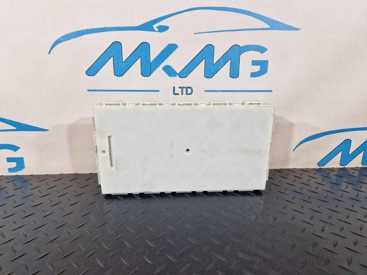 16-22 BMW X1 F48 OEM BODY CONTROL MODULE BCM FUSE BOX 9869884