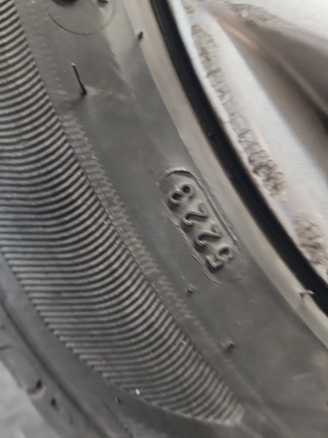 Ford C-Max MK1 FL (C214) 16" Alloy Wheel with Tyre 205/55/16 ~3mm 7M5J-AA