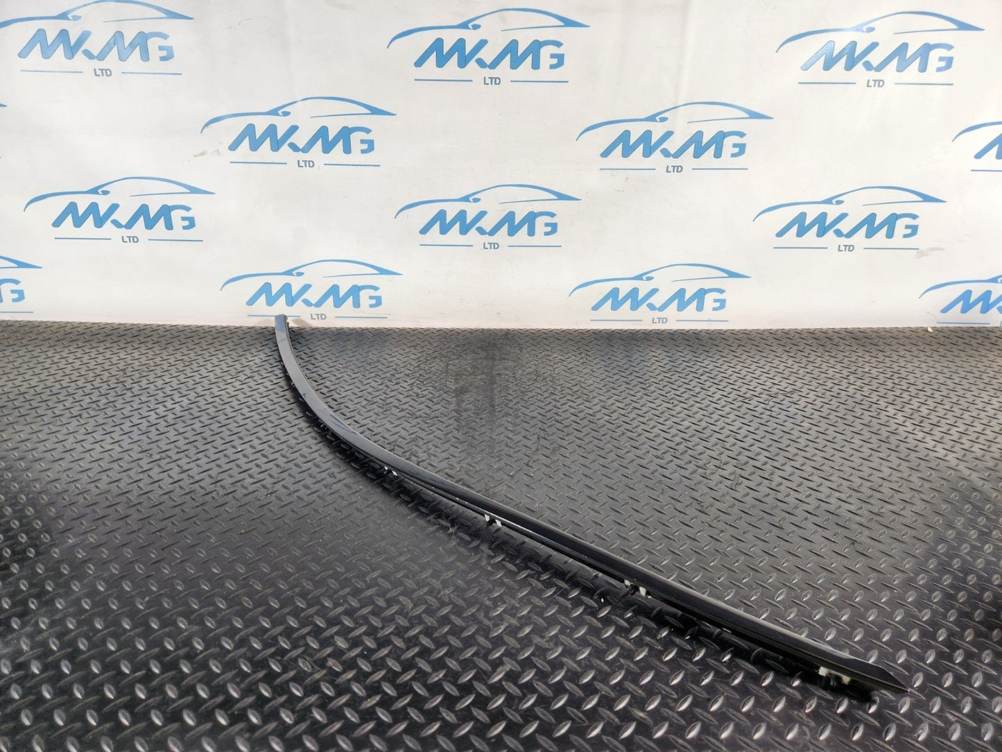 11-18 BMW 6 SERIES F13 COUPE GENUINE LEFT N/S EXTERIOR TRIM IN BLACK 7221323